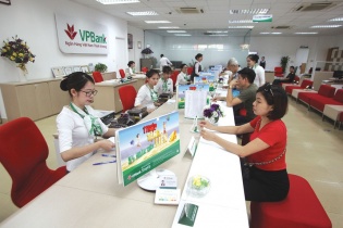 "Ngấm" công nghệ, ngân hàng "thẳng tay" cắt giảm nhân sự