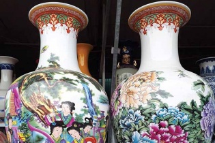 Hàng Trung Quốc đại náo thị trường gốm phong thủy