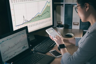 Thị trường chứng khoán: Quan ngại khối ngoại thoái vốn kéo dài