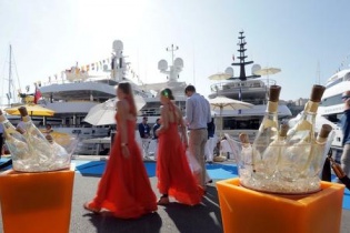 Tỷ phú toàn cầu đang "nghèo" đi 