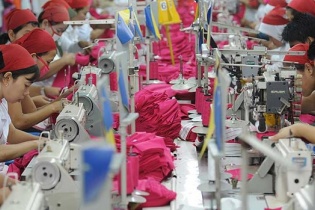 Indonesia tạm áp thuế 67% đối với hàng dệt may nhập khẩu