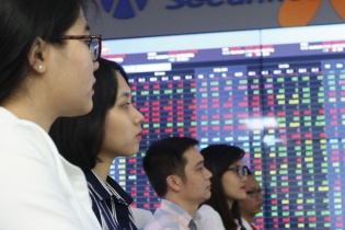 Thị trường chứng khoán: Diễn biến bất thường tại nhóm cổ phiếu nhỏ