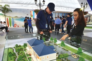 Doanh nghiệp địa ốc ồ ạt "ra đời": Mừng thì ít mà lo thì nhiều