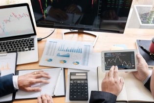 Chậm công bố báo cáo tài chính - Căn bệnh kinh niên