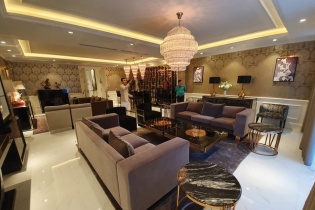 Choáng với dân chơi nhà hiệu!