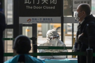 Bloomberg: Kinh tế toàn cầu có thể tổn thất đến 160 tỷ USD vì dịch bệnh do virus Corona mới (nCoV)