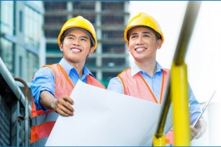 Xử lý ra sao khi 2 nhà thầu dùng chung 1 nhân sự?