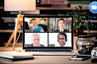Tránh tình huống "đỏ mặt" khi dự họp qua video trực tuyến