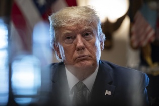 Ông Trump mất 1 tỷ USD vì đại dịch Covid-19