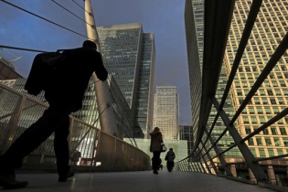 Nền kinh tế Anh hướng tới cuộc suy thoái sâu nhất sau 300 năm