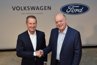 Ford bắt tay Volkswagen phát triển xe điện, xe bán tải