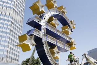 Eurozone có thể "tan vỡ" sau "cơn bão" suy thoái do COVID-19