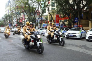 Hà Nội ra quân bảo đảm trật tự an toàn giao thông những tháng cuối năm