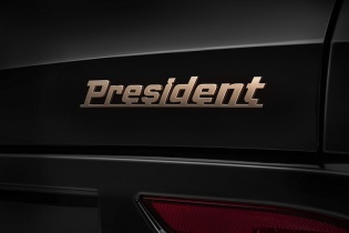 VinFast bật mí về mẫu xe Lux V8 President sắp ra mắt