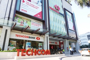 Techcombank: 6 tháng lãi ròng 5.400 tỷ đồng, tăng trưởng gần 20%