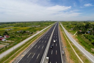 Đẩy nhanh tiến độ, hoàn thành cơ bản tuyến cao tốc Bắc - Nam phía Đông vào năm 2021
