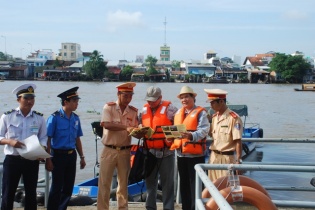 Tăng cường bảo đảm trật tự, an toàn giao thông đường thủy trong mùa mưa bão