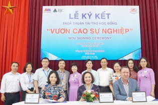 Khởi động chương trình học bổng “Vươn cao sự nghiệp”