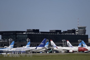 IATA: Doanh thu ngành hàng không thế giới dự kiến giảm mạnh trong năm 2021