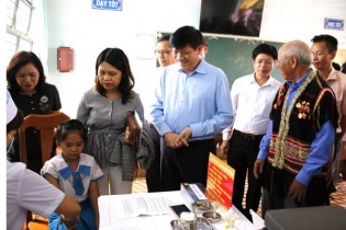 Tiêm chủng thời COVID-19: Không được lơ là 
