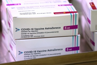 Bộ Y tế phê duyệt có điều kiện vaccine AstraZenenca ngừa COVID-19