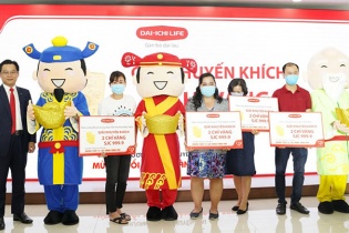 Dai-ichi Life Việt Nam tổ chức trao giải chương trình "Mừng tuổi 14 – Lộc Vàng trao tay"