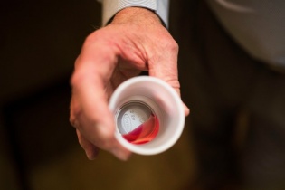 Lo ngại sự nhầm lẫn giữa Methadone và nước uống thông thường
