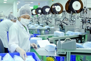 Thu về hơn 1,7 tỷ USD từ xuất khẩu khẩu trang, đồ bảo hộ