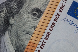 Nga "chán" USD và Euro, chuyển "khẩu vị" sang vàng và Nhân dân tệ
