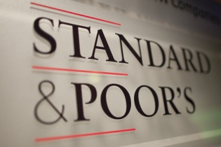 S&P Global Ratings nâng triển vọng tín nhiệm của Việt Nam lên mức tích cực 