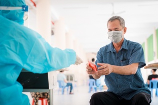 Dược Hậu Giang hỗ trợ người dân TP.HCM sau tiêm vaccine