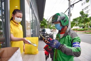 Grab triển khai chương trình hỗ trợ chi phí xét nghiệm Covid-19 cho đối tác tài xế tại TP.HCM