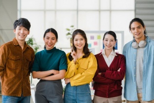 Gen Z - Thế hệ thống trị xu hướng đầu tư tiêu dùng trong tương lai
