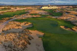 Biệt thự sân golf: Hóng cú "bắt tay" của những ông lớn