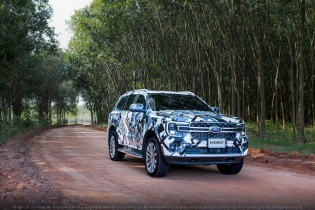 Ford Everest thế hệ mới "lộ dáng" ở giai đoạn thử nghiệm cuối cùng
