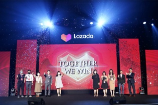 LazMall Brand Awards 2021 tôn vinh 16 thương hiệu phát triển mạnh mẽ, bền vững