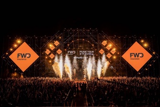 Ghi dấu mạnh mẽ với “sắc cam tích cực”, Bảo hiểm FWD là ai?