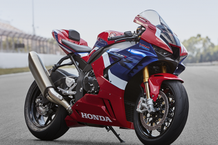 Honda Việt Nam triệu hồi loạt xe CBR1000RR-R Fireblade dính lỗi có thể khiến dầu động cơ rò rỉ