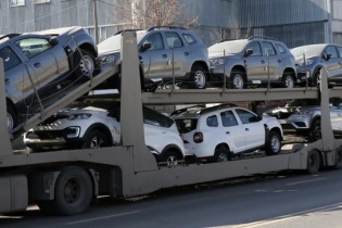 Hãng ô tô Pháp Renault bán tài sản ở Nga với giá 1 ruble