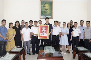 Đoàn công tác Ban Tuyên giáo Trung ương thăm Trung tâm Bảo đảm Kỹ thuật 719, Vùng 4 Hải quân