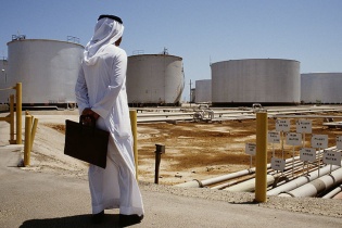 Saudi Arabia cắt giảm nguồn cung dầu mỏ cho Trung Quốc