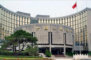 Trung Quốc: PBoC bất ngờ giảm lãi suất