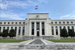 Các nhà kinh tế học hàng đầu dự báo Fed sẽ giữ mức lãi suất trên 4% đến sau năm 2023 