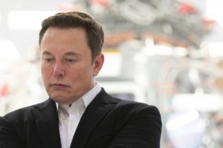 Forbes: Tỷ phú Elon Musk mất 1/3 tổng tài sản chỉ sau một năm