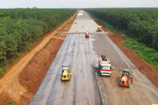 Điều chỉnh kế hoạch đầu tư công trung hạn cho các bộ, địa phương.