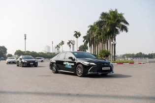 Từ nội đô đến đường đèo núi, Toyota Hybrid vẫn giữ vững phong độ nhờ sự vận hành mạnh mẽ mà êm ái