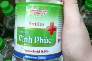 Tin mới về y tế ngày 24/12: Thu hồi toàn quốc lô nước muối sinh lý kém chất lượng
