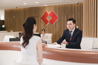 Techcombank báo lãi 5.600 tỷ đồng trong quý I/2023, hút thêm hàng trăm nghìn khách hàng nhờ chuyển đổi số