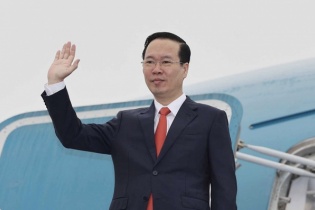 Chủ tịch nước lên đường dự Lễ đăng quang của Nhà vua Anh Charles III
