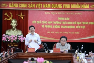Không đùn đẩy, né tránh, đỗ lỗi khách quan trong đấu tranh phòng, chống tham nhũng, tiêu cực